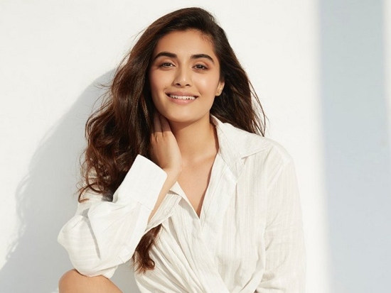 Gorgeous Looks Of Divyansha Kaushik In White